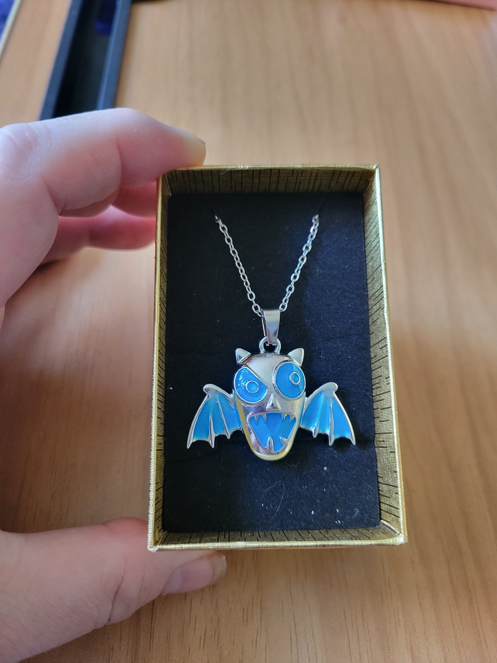 🧋NEW🧋Stainless Steel Glow In The Dark Blue Bat Pendant Necklace